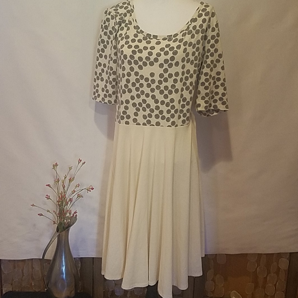LuLaRoe Drop Waist Cream Short Sleeve Dress Sz XL